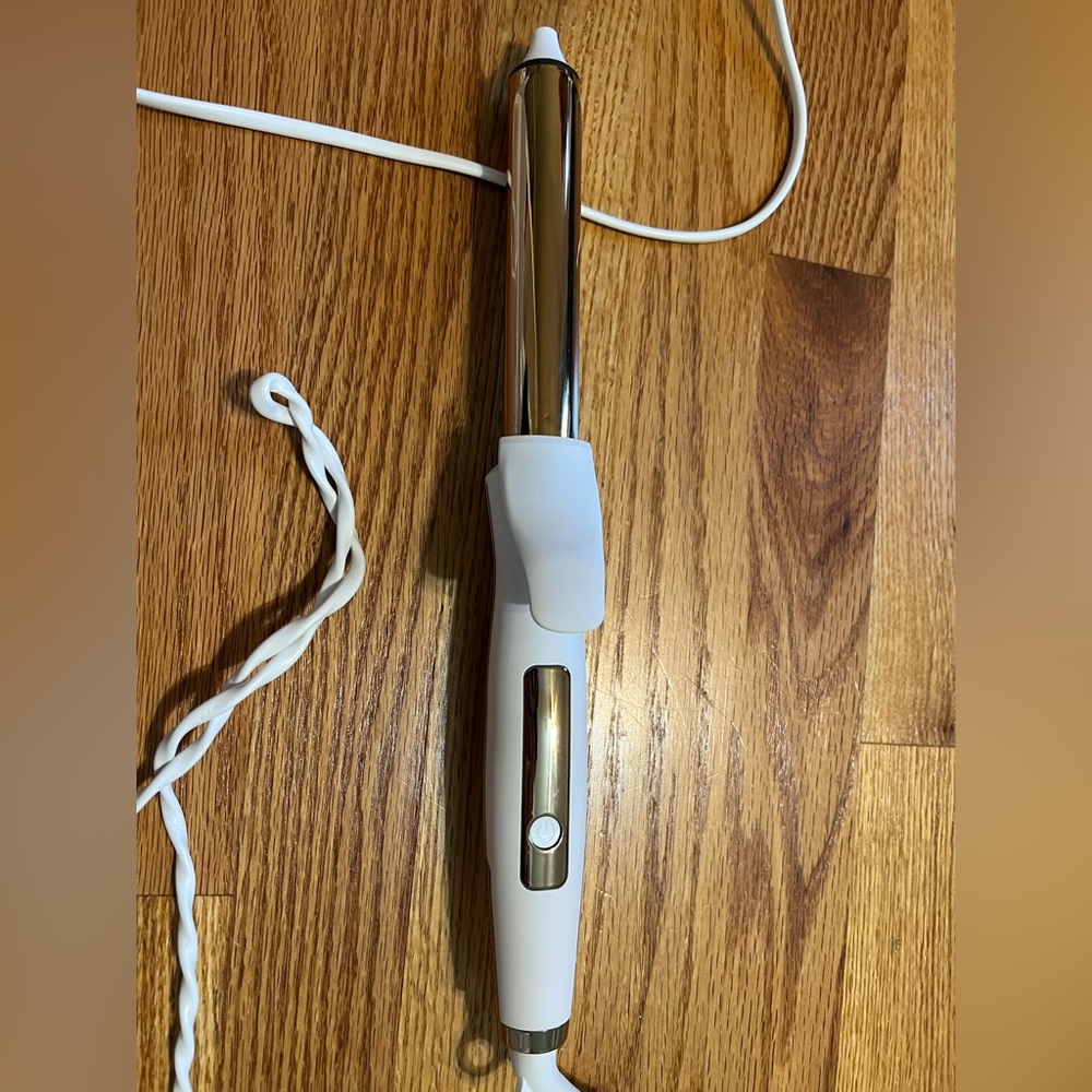 Kristen Ess 1 in curling iron